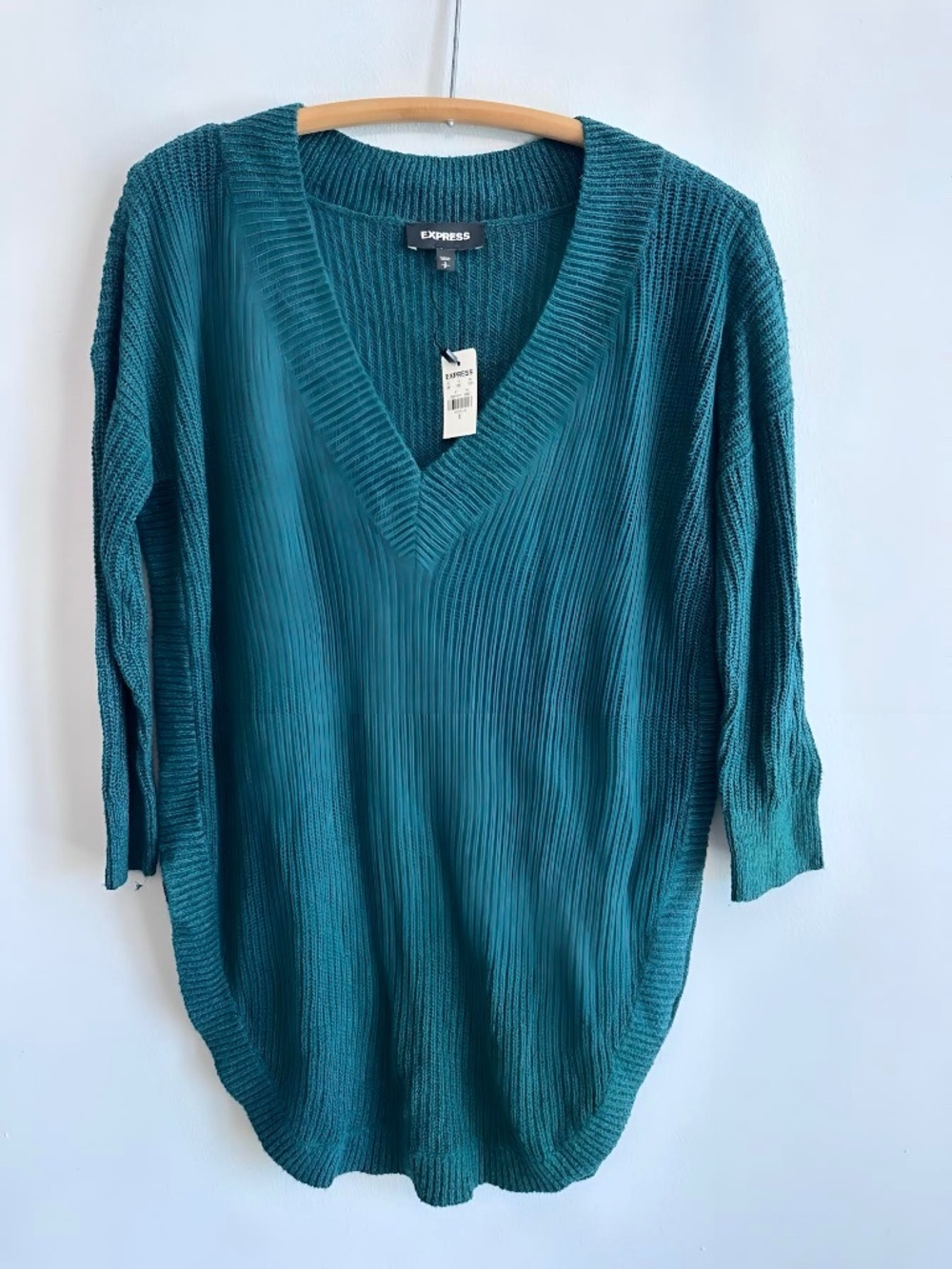 Express ribbed V-neck oversized sweater NEW
